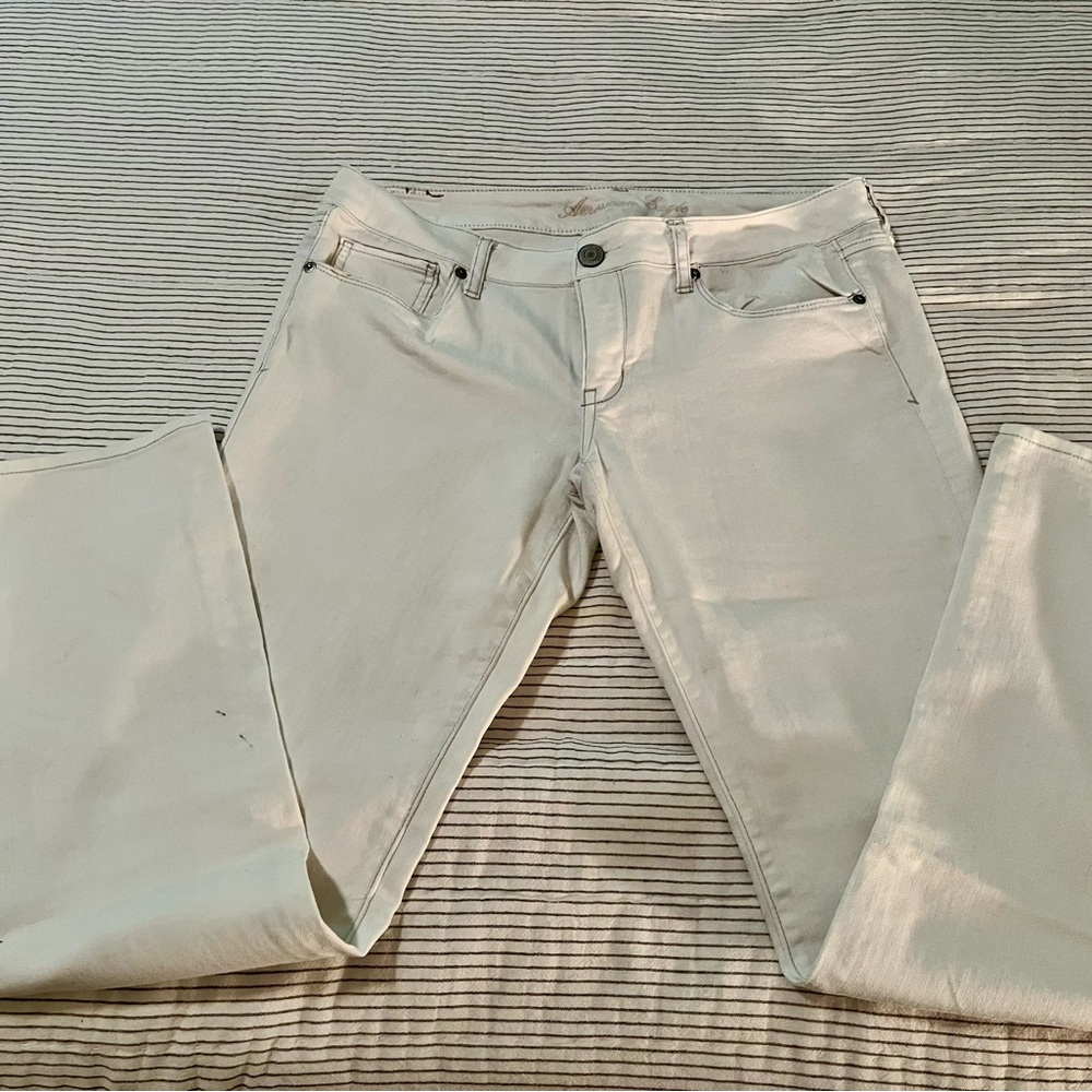American Eagle Women's White Jeans